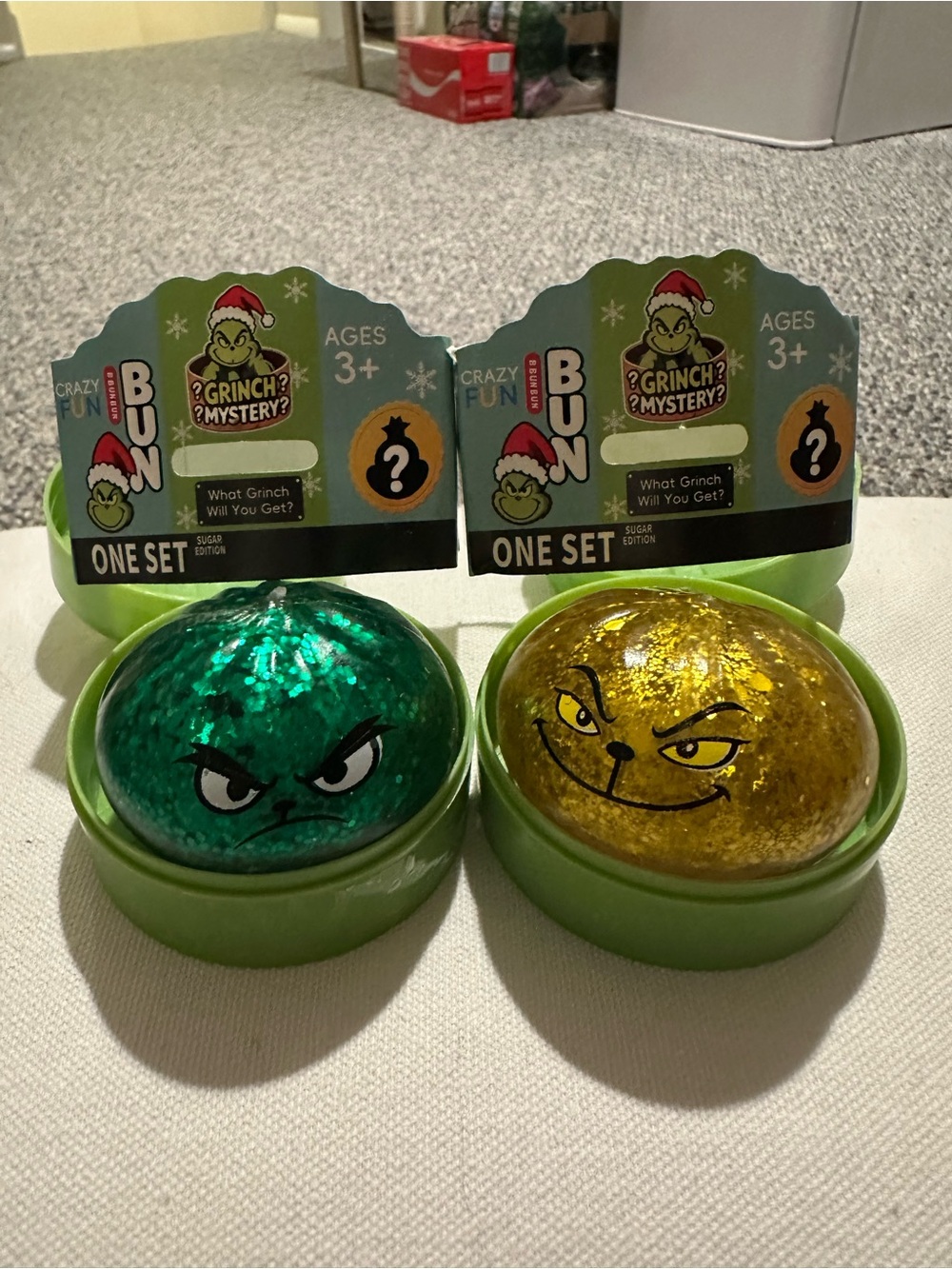 Grinch Mystery Bun Squishy Set - Green & Gold